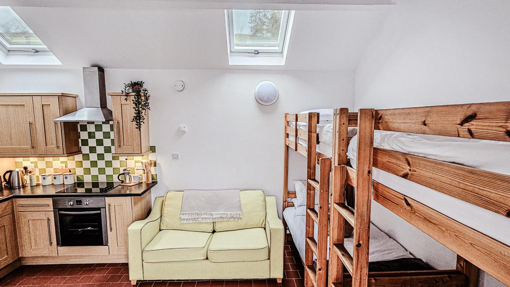 Wild Valley Bunkhouse Llanrhaeadr-ym-Mochnant المظهر الخارجي الصورة
